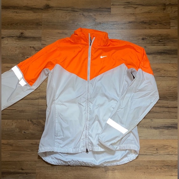 2010 Nike reflecting running zip up - Picture 1 of 6